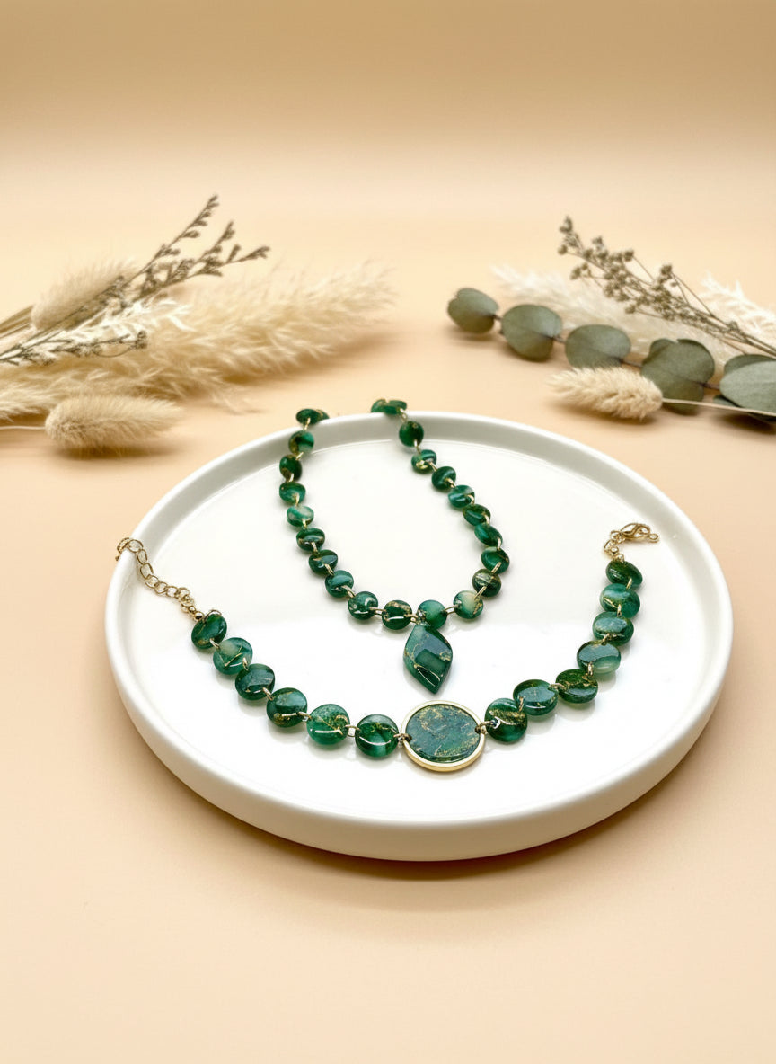 emerald groene ketting en armband, handgemaakt van polymeer klei.