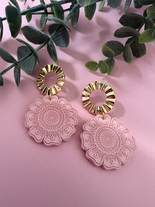 Laila Dangle Earrings - Pastel Peach