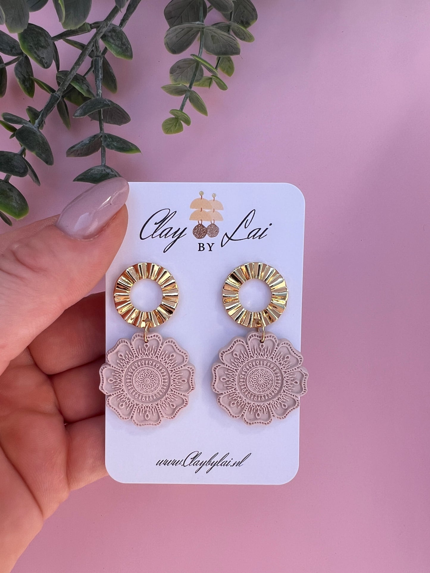 Laila Dangle Earrings - Pastel Beige